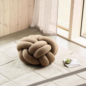 Design House Stockholm Pouf en tissu marron Knot XL