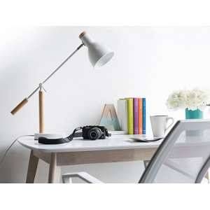 Beliani Lampe de bureau blanche en bois et en métal Peckos
