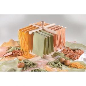 S&eacute;choir professionnel &agrave; p&acirc;tes. Permet de s&eacute;cher jusqu&rsquo;&agrave; 1 kg de p&acirc;tes fra&icirc;ches.