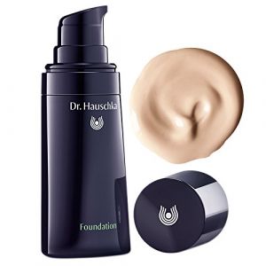 Dr. Hauschka Fond de teint Ch&acirc;taigne (Chestnut) n&deg;03