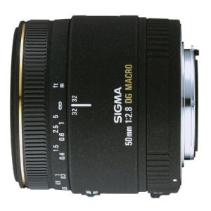 Sigma 346945 - Objectif Macro Standard 50mm F2.8 DG EX - Monture : PENTAX - Formule optique : 10 lentilles en 9 groupes - Angle de champ : 46.8° - Diaphragme : 7 lamelles