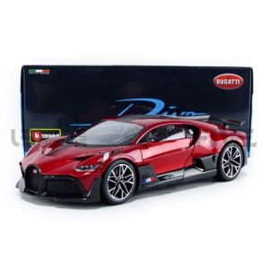 Voiture Miniature de Collection BBURAGO 1-18 - BUGATTI Divo - 2019 - Red / Black - 11045R