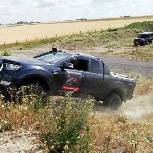 Smartbox Journée d’initiation au pilotage de véhicule de type 4x4 dans le Loiret - Coffret Cadeau Sport & Aventure Multicolore