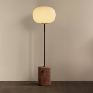 Audo Copenhagen Lampe sur pied Audo JWDA, travertin rouge, hauteur 150 cm, à intensité variable
