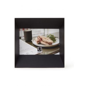 Image de Umbra Lookout Cadre photo 10 x 15 cm en bois &agrave; poser ou &agrave; suspendre, cadre photo de table, cadre mural pour format portrait et paysage, noir, 4 x 6 cm