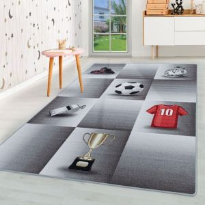 Homebyhome Tapis enfant Motif football &agrave; carreaux coloris gris 140x200 cm tapis chambre enfant tapis chambre b&eacute;b&eacute;