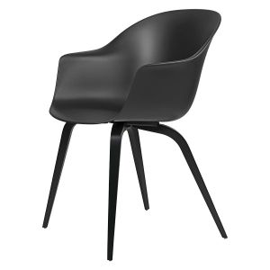 Gubi Chaise avec accoudoirs BAT DINING CHAIR avec la base en hêtre noir (Black - Polypropylène et bois)