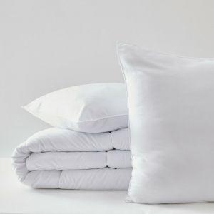 Blanrêve Pack Couette 140 x 200 cm + oreiller 60 x 60 + oreiller 45 x 70 Gamme Microfibre Douceur traité Anti Acarien