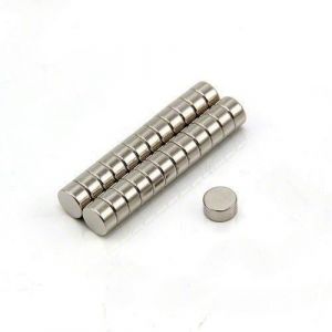 Magnet Expert 6 mm de diamètre x 3 mm d'épaisseur N42 Néodyme Aimant - 0.9 kg Pull (paquet de 20)