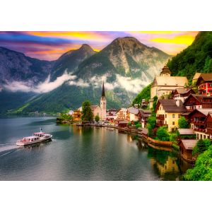 Ville de Hallstatt au Coucher du Soleil, Autriche