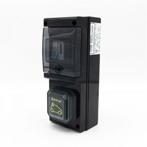 Borne pour chargeur mobile équipée d'un prise Legrand Green'Up avec protections et compteur