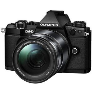 Olympus OM-D E-M5 Mark II (avec objectif 14-150mm)
