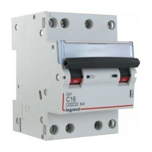 Image de Legrand Disjoncteur DX&sup3; 4500 vis/vis 4P 400 V 16A 6kA courbe C d&eacute;part