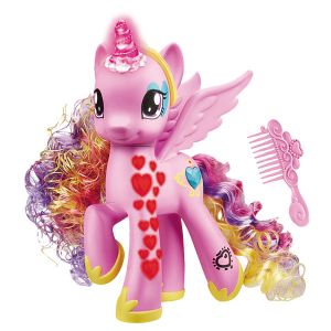 Hasbro My Little Pony Princesse Cadance Coeurs lumineux