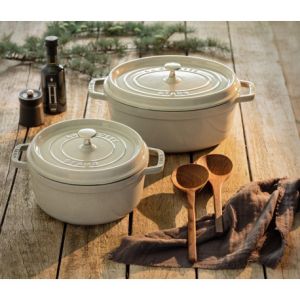 Image de Staub Cocotte ovale 33 cm Truffe blanche