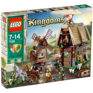 Lego 7189 - Kingdoms : L'attaque du village du moulin