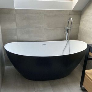 Ambra Maya - Baignoire Îlot Ovale Noir en Acrylique 150 cm - Design Moderne