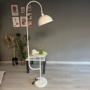 Lampadaire Moderne en Métal Blanc Avec Plateau et Tête Mobile, Culot E27, Lampadaire Moderne Pour Salon ou Chambre