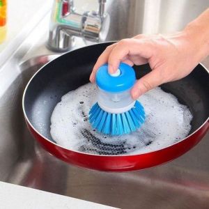 Brosse vaisselle en plastique avec compartiment pour liquide vaisselle * Dimensions : 7,5 x 5,5 cm * Matière : plastique, brosse