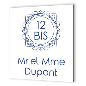 Decoho - Numéro de maison extérieur personnalisable sur 2 lignes en Dibond Blanc Picto Bleu · modèle oriental