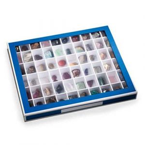 Boite de rangement pour 60 petits objets de collection.