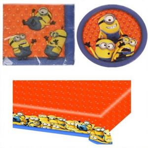 Image de Amscan Lot MINIONS : 20 Serviettes + 8 Assiettes + 1 Nappe plastifiée