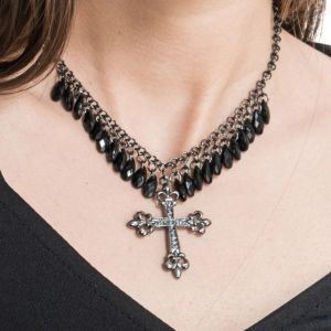 Collier gothique perles pendentif croix femme - générique 13746
