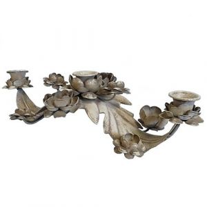 L'héritier du temps Bougeoir sur Pied 3 Feux à Poser ou Chandelier de Table 3 Branches en Fer Patiné Blanc 9x15x33cm