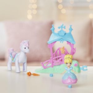 Hasbro Disney Princesses - Mini poupée mouvement magique - Cendrillon et son cheval