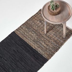Tapis de couloir en cuir recyclé noir et beige à motif chevrons - 66 x 200 cm