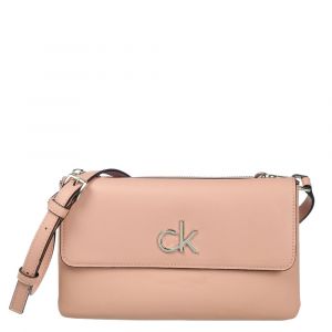 Image de Calvin Klein <p>Sac bandoulière <strong> "Re-Lo "</strong> en similicuir. <br />Il comprend 2 compartiments, l'un zippé et l'autre à rabat.<br />Deux compartiments qui vous permettrons d’y loger vos affaires indispensables au quotidien.<br />Nos photograp