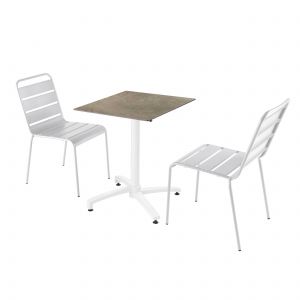 Table carrée pied blanc inclinable plateau marbre beige 60 x 60 cm en HPL et 2 chaises en métal