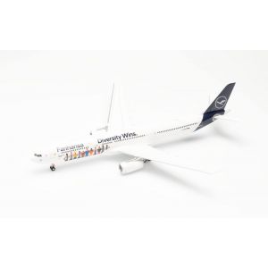 Herpa Maquette Avion Lufthansa Airbus A330-300 Fanhansa - Diversity Wins - D-AIKQ, echelle 1/200, Model, pi&egrave;ce de Collection, d'avion Con Support, Figurine Plastique
