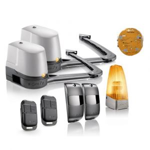 Portail aluminium battant d&eacute;coupe laser en kit + Motorisation dimensions L.4000 (entre piliers) X H.1500 mm SGS Essential (v&eacute;rins) Couleurs Vert (RAL 6005)