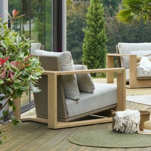 Hesperide Fauteuil de salon de jardin "Loevo" eucalyptus & beige eucalyptus et résine tressée