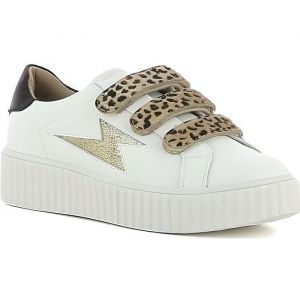 Baskets femme Vanessa Wu blanches en cuir à scratchs léopard