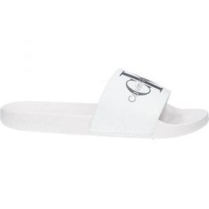 Calvin Klein Jeans pour homme. Tongs Slide Monogram blanc