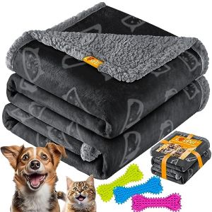 LOVPET Couverture imperméable pour chiens Sherpa Fleece Couverture pour animaux + 3x os pour jouets Lavable en machine Protection de la housse du