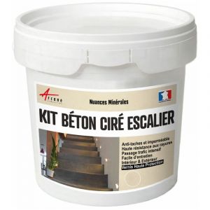 Image de Arcane industries Béton Ciré Escalier - Kit Complet avec primaire et vernis Gazelle - Gris rose - kit 10 m² (2 couches)