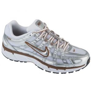 Nike Femme P-6000 Sneaker, White/Metallic Silver/Lt Briti, 44 EU