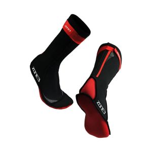 Zone3 Chaussettes de natation Néoprène, black/red M Accessoires natation & Entraînement