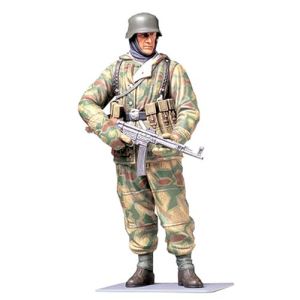 Tamiya 36304 - Maquette figurine fantassin Allemand tenue hiver - Echelle 1:16