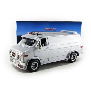 Greenlight Collectibles Voiture Miniature de Collection 1/18 - GMC Vandura Custom - 1983 - Silver - 13568