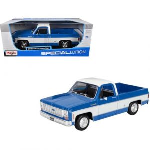 Maisto Chevrolet C10 Cheyenne Super 1974 Bleue et Blanche - Voiture Miniature m&eacute;tal 1/18 - Mod&egrave;le tr&egrave;s d&eacute;taill&eacute; avec Portes, Capot et Coffre ouvrants - Edition Collector Chevrolet