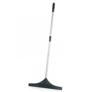 Brosse pour gazon synthétique