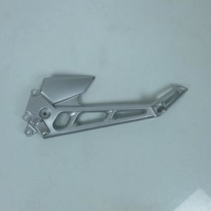Platine support repose pied AVG ARG pour moto Suzuki 600 GSR 43821-44G00-000