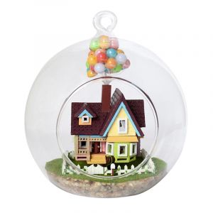 Dam Maquette miniature 3d flying house wonderland 12x12x12 cm.