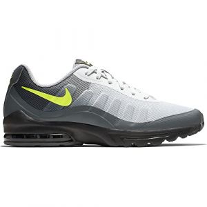 Nike Air Max Invigor, Chaussures d'athl&eacute;tisme Homme, Multicolore-Noir/Gris fonc&eacute;/Gris