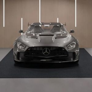 Image de VEVOR Tapis de Sol de Garage 2286x5791,2x2,4 mm Tapis Protection Antidérapant Imperméable Eau Neige Pluie Boue Huile de Voitures avec Support TPE Anti-fuite, Facile à Nettoyer, Découper, Divers Usages