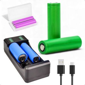 Tech Essentials 2-Slot Battery Charger USB-C With 2x 18650 Rechargeable Batteries - 2600mAh 3.6V - 10440/18650 | Li-ion - Flat Top - Holder - Battery - Lithium